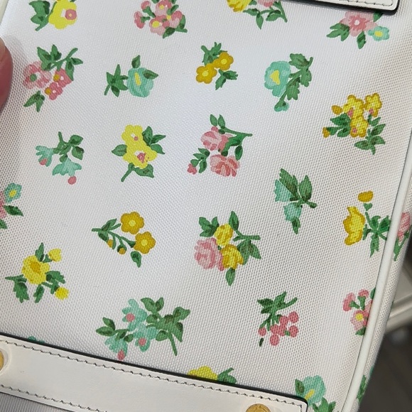 MOSCHINO 🧸
Teddy Bear Bucket Bag - Picture 6 of 15